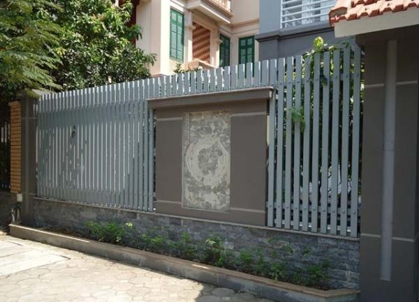hàng rào bằng sắt đẹp và sang trọng