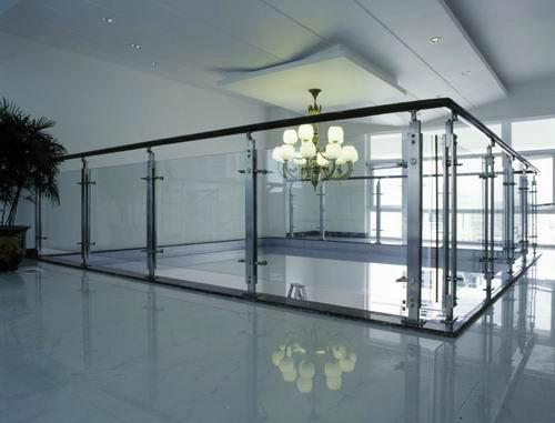 Lan can kính cường lực